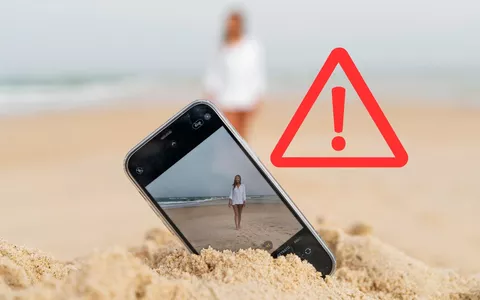 Smartphone in spiaggia? Attenzione, tanti rischi per i dispositivi