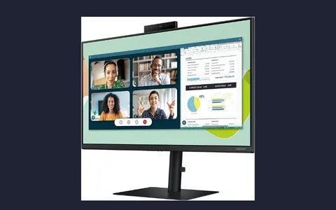 Monitor SAMSUNG S40VA da 24 pollici con webcam integrata in promo speciale su Amazon