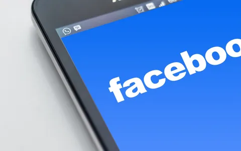 Pagine verificate su Facebook: Allarme malware Ducktail e NodeStealer