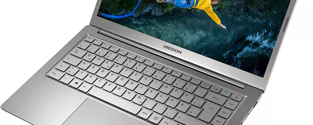 Notebook Medion E4251: ENORME SCONTO su Amazon per il PC portatile