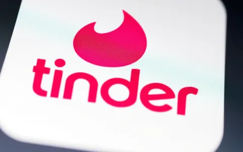 Tinder introduce la verifica del profilo anche in Italia