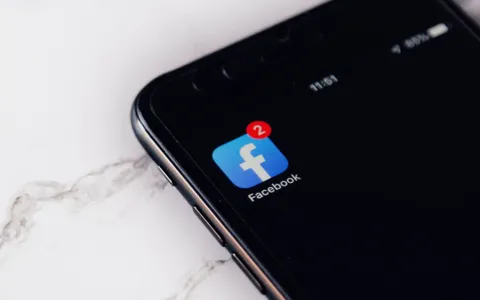 Truffe Facebook: finti articoli VOA promuovono criptovalute russe