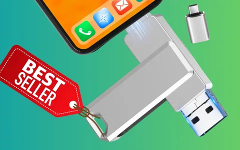 Trasferisci file da PC e dispositivi mobili con questa chiavetta USB 3 in 1 da 256GB