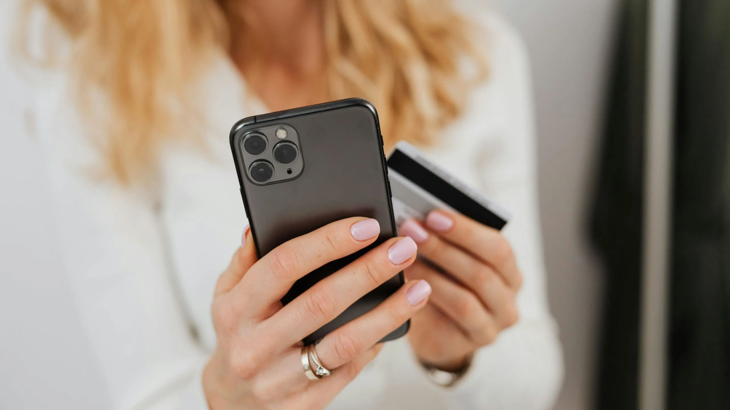 Per difendersi dalle truffe online la VPN di PIA è una delle migliori