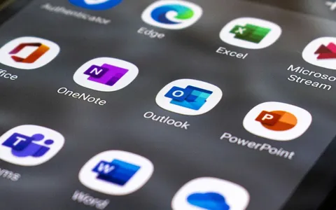 Outlook: nuovo editor di contatti per versioni Android e iOS