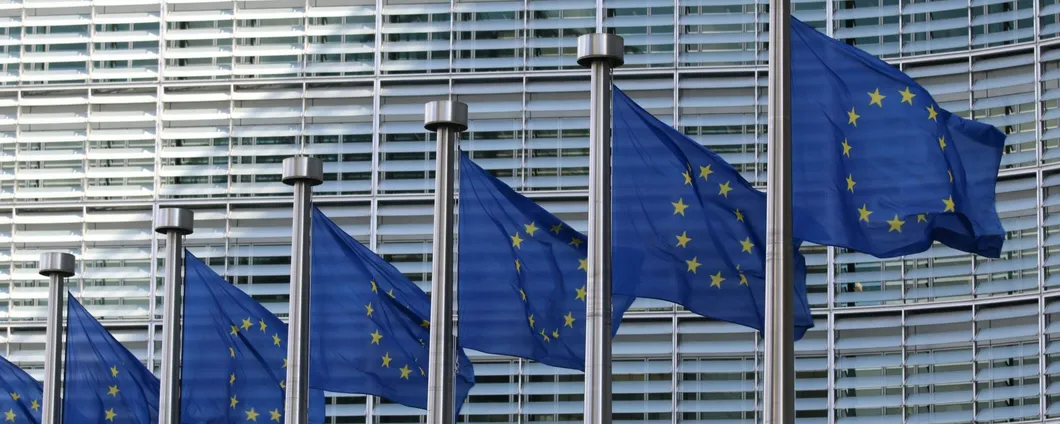 UE richiede i dati degli algoritmi di YouTube, Snapchat e TikTok