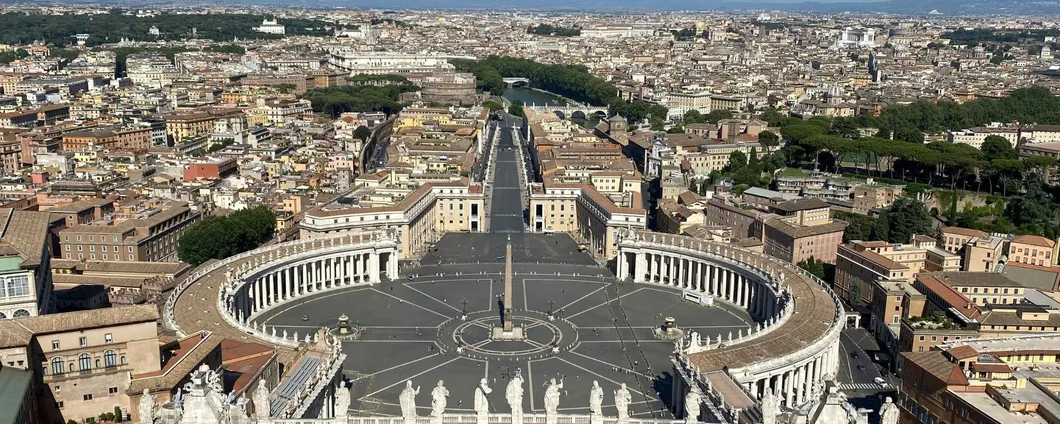 Papa Leone XIV e i deepfake: video falsi del pontefice spopolano su YouTube e TikTok