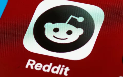 Reddit collabora con OpenAI per portare i suoi dati su ChatGPT