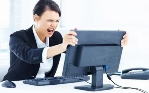 Non buttare via il tuo vecchio PC: attiva il software che lo farà tornare nuovo e veloce