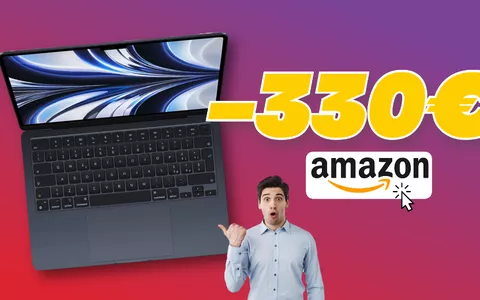 BOMBA Amazon sul MacBook Air M2: il notebook Apple è scontato di oltre 300€