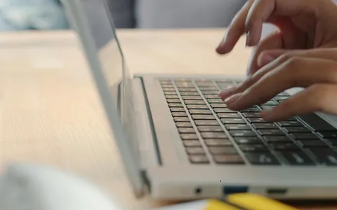 PrivadoVPN: protegge i tuoi dati a rischio quando sei in vacanza per 1€ al mese