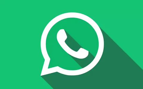 WhatsApp usa il microfono in background, ma è un bug
