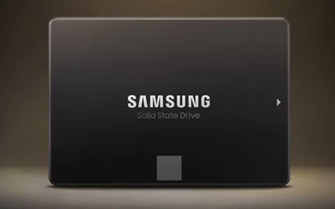SSD Samsung 870 EVO da 500 GB in sconto del 40% su Amazon (35€)