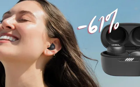 JBL LIVE: gli auricolari wireless CROLLANO su Amazon, ora al 61%