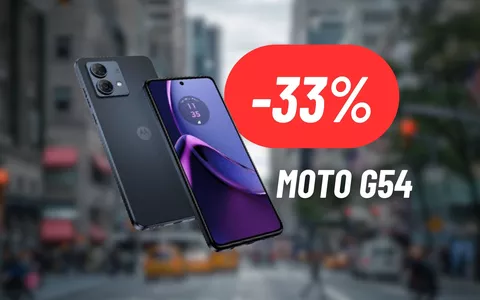 CROLLA IL PREZZO del Motorola G54: maxi sconto del 33%