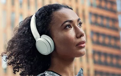 Cuffie Bluetooth Philips con tasto Bass Boost e 29h di autonomia a 19€