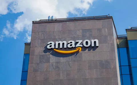 Allarme truffe su Amazon: il gigante del web avverte gli utenti