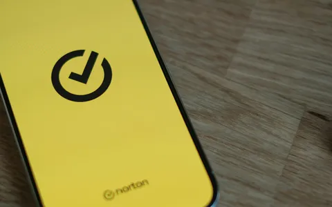 Proteggi 10 dispositivi con Norton 360 Advanced: antivirus, VPN e 200 GB di backup