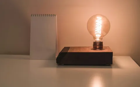 Luce e gas a prezzo bloccato per evitare i rincari: ecco la soluzione giusta