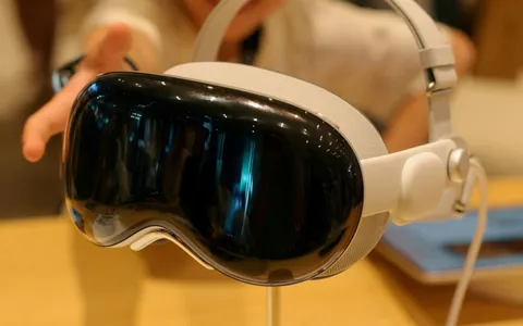 Vision Pro: Apple lancerà il visore più economico dopo il 2027
