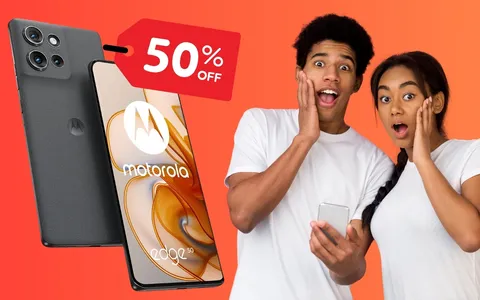 Motorola edge 50 a METÀ PREZZO su Amazon, una follia da non perdere