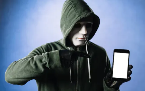Terribile truffa telefonica agli anziani: falsa voce dolorante dei figli