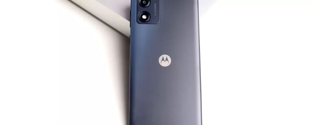 Motorola moto e13, il prezzo su Amazon è da OUTLET: appena 89€