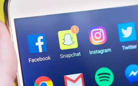 Naviga sui social in sicurezza con Norton 360 Advanced, a 3,33€/mese