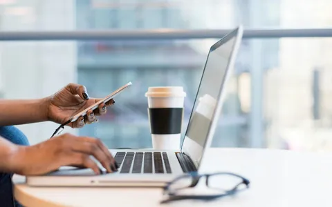 Antivirus e VPN illimitata insieme a meno di 4 €/mese con Norton 360 Advanced