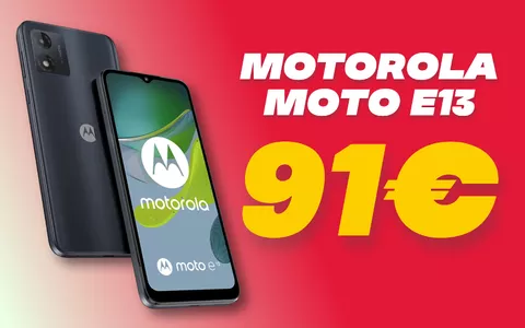 Motorola Moto e13 con design full-screen e doppia fotocamera: OGGI costa meno di 92€!