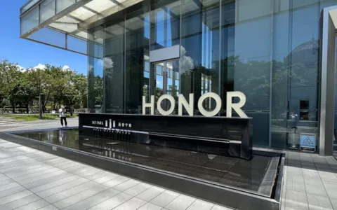 Honor punta sull'autonomia: al lavoro su uno smartphone con una batteria da 8.200mAh