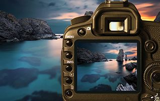 Digital camera capturing