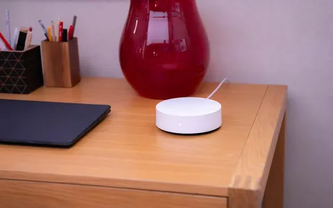 Iliad sconta la fibra: 4 euro al mese in meno per sempre e migliaia di riviste