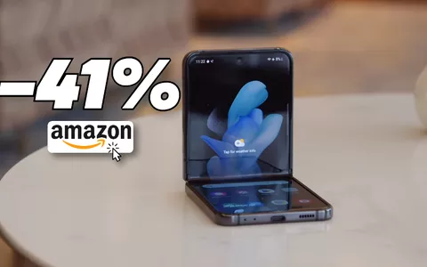 SHOCK Amazon con lo sconto del 41% sul Samsung Galaxy Z Flip4