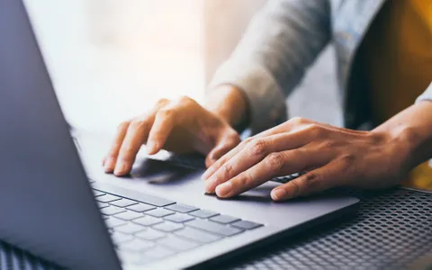 Mercato PC: spedizioni in calo nel Q4 2022