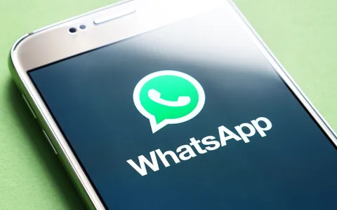 WhatsApp interrompe il supporto su iPhone con iOS 15 dal 5 maggio