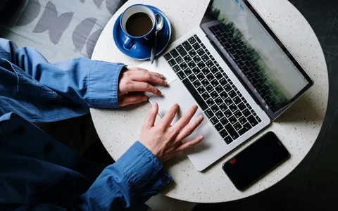 Connessione sicura e privacy rispettata: è possibile con Surfshark VPN