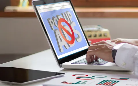 Addio banner e video molesti con Surfshark AdBlocker a soli 2,19€: approfitta della promo