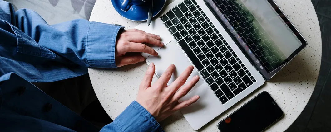 Connessione sicura e privacy rispettata: è possibile con Surfshark VPN