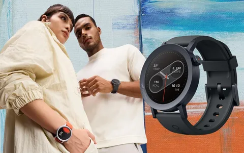 CMF Watch Pro 2 ha 11gg di autonomia, display AMOLED e microfono con AI