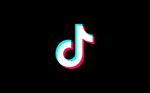 TikTok lancia Footnotes: la nuova funzione di moderazione collaborativa