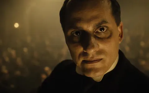 Perché dovresti vedere la nuova serie M - Il Figlio del Secolo